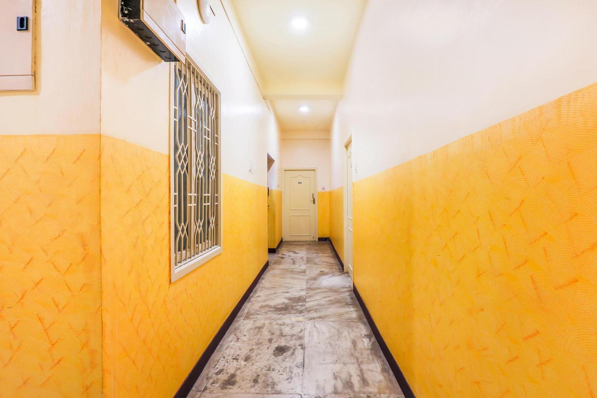 Fabexpress Santhi Inn - 500 Meters From Promenade Beach ポンディシェリ エクステリア 写真