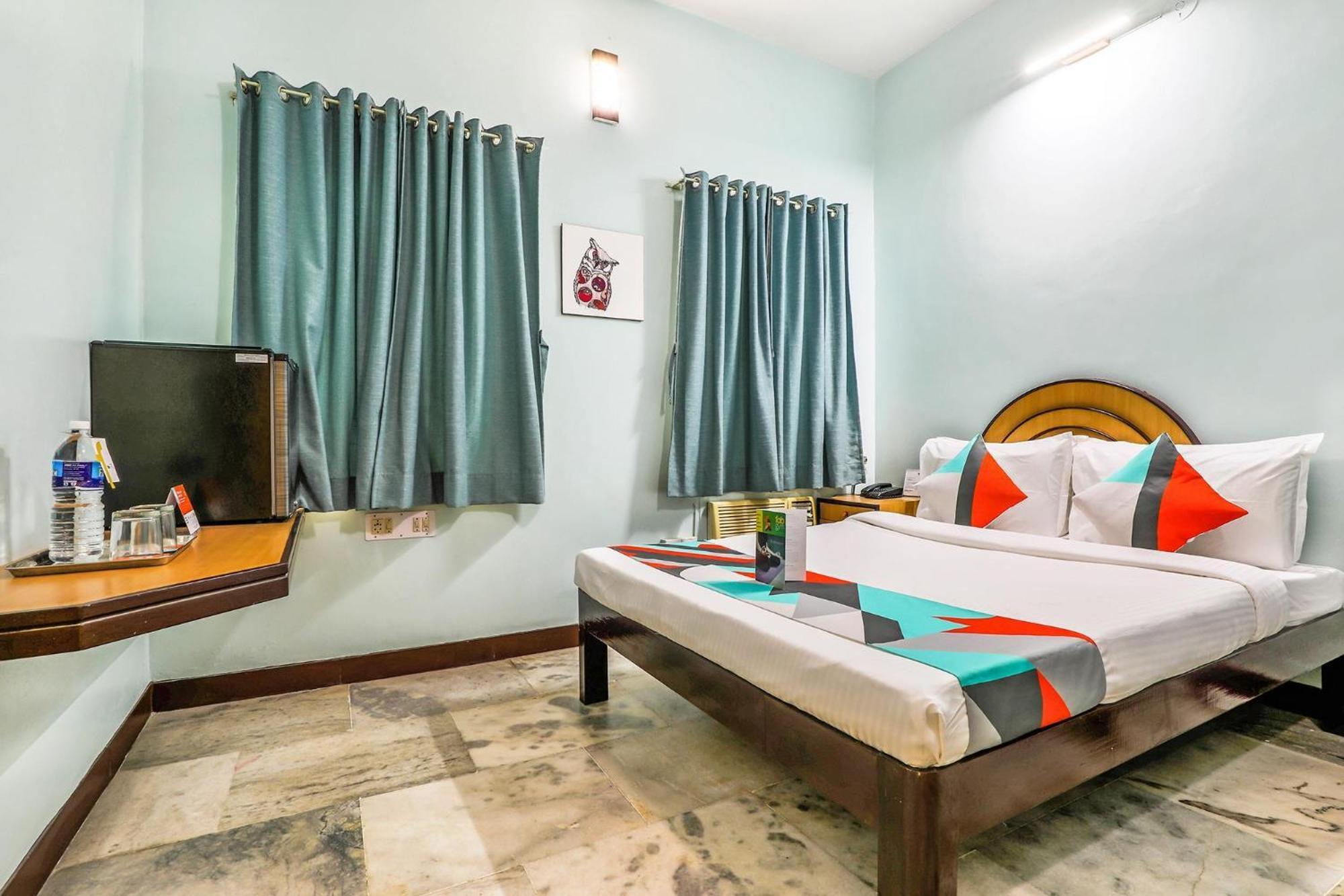 Fabexpress Santhi Inn - 500 Meters From Promenade Beach ポンディシェリ エクステリア 写真